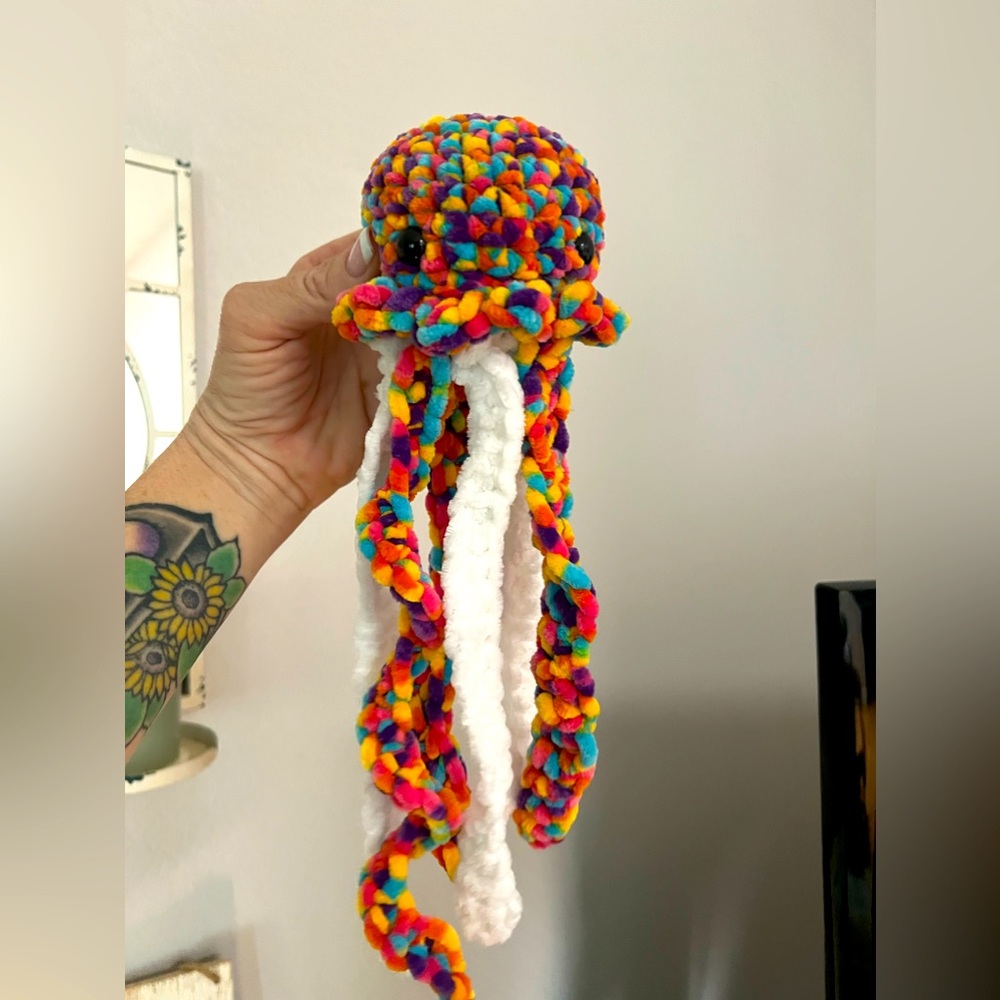 Handmade Crochet jellyfish Jelly fish ocean animal rainbow multi color NEW - Picture 1 of 5